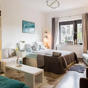 Beautiful Cozy 1-room Apartment, Near Rhine , Düsseldorf Deutschland
